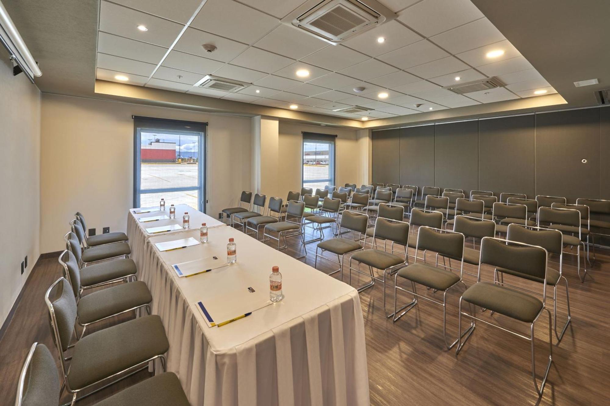 City Express By Marriott Comitan Buitenkant foto