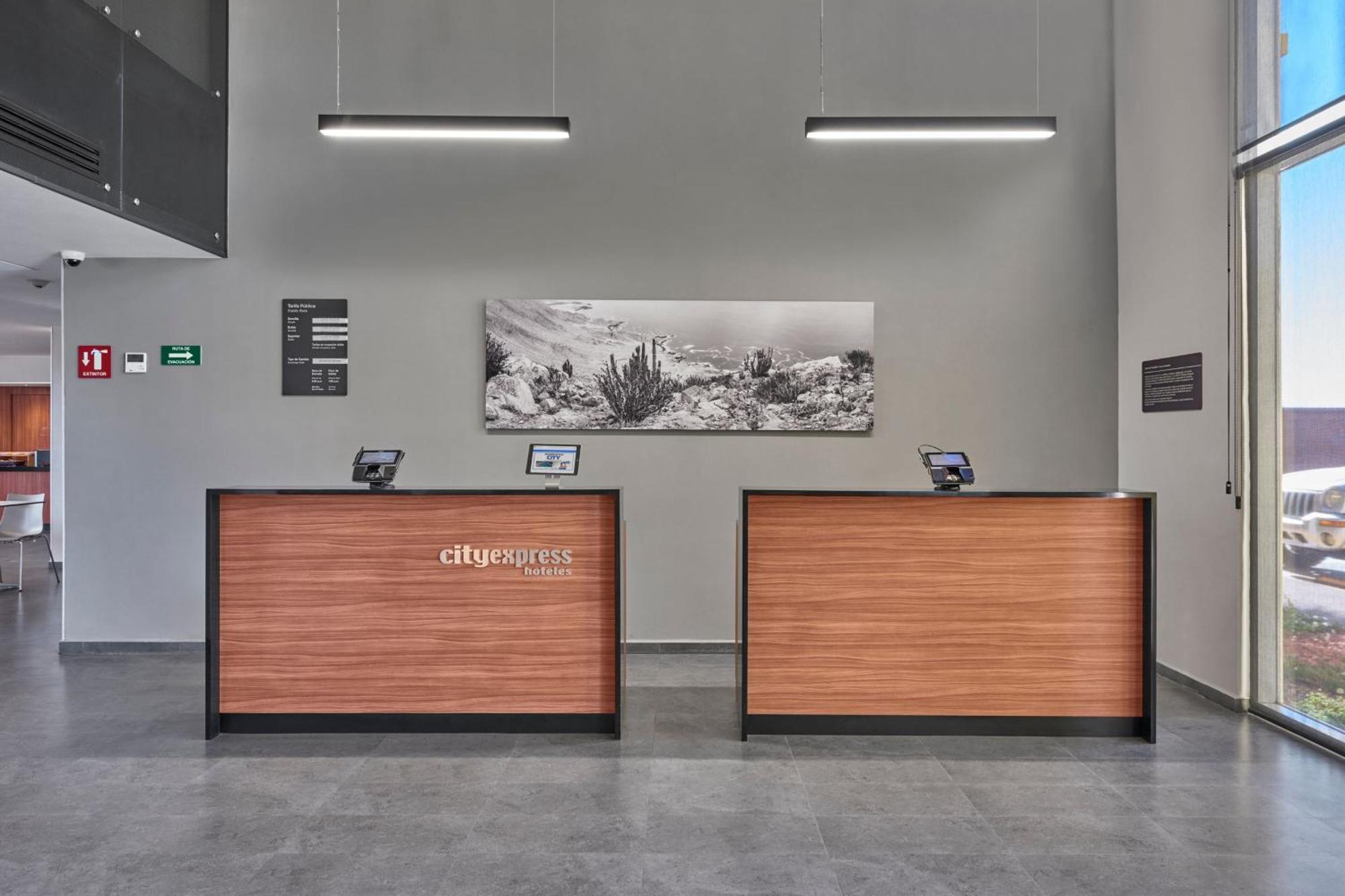 City Express By Marriott Comitan Buitenkant foto